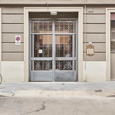 Elegante Appartamento Minimal Dai Tocchi Botanici Milano Exterior foto